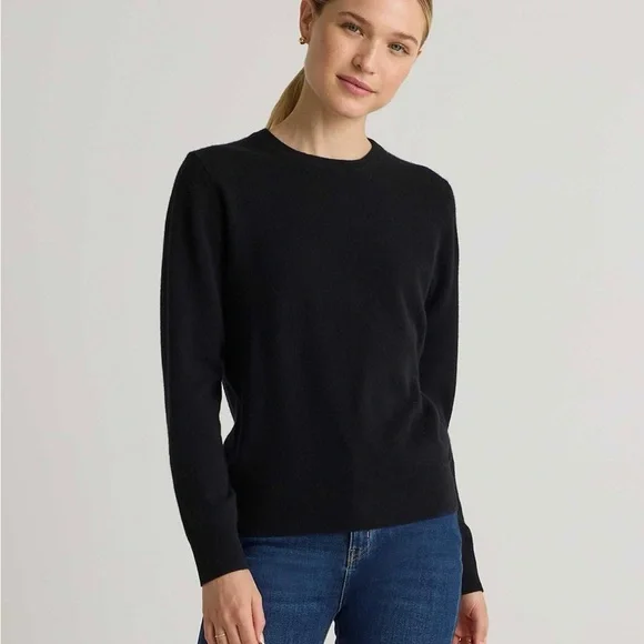 Quince Mongolian Cashmere Women's Black Crew Neck Sweater - Picture 1 of 5